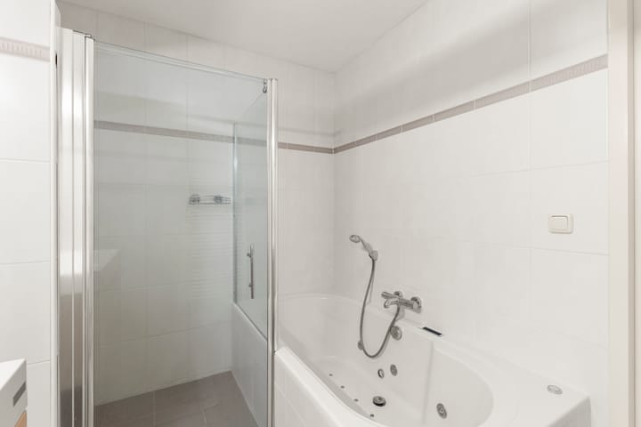 Photo 27 of Uithof 8