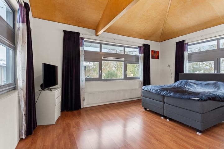 Photo 31 of Uithof 8