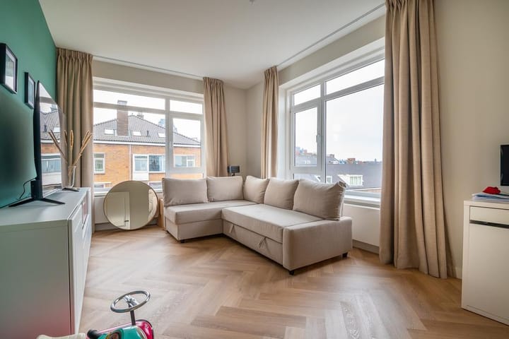 Photo 11 of Paulinastraat 88