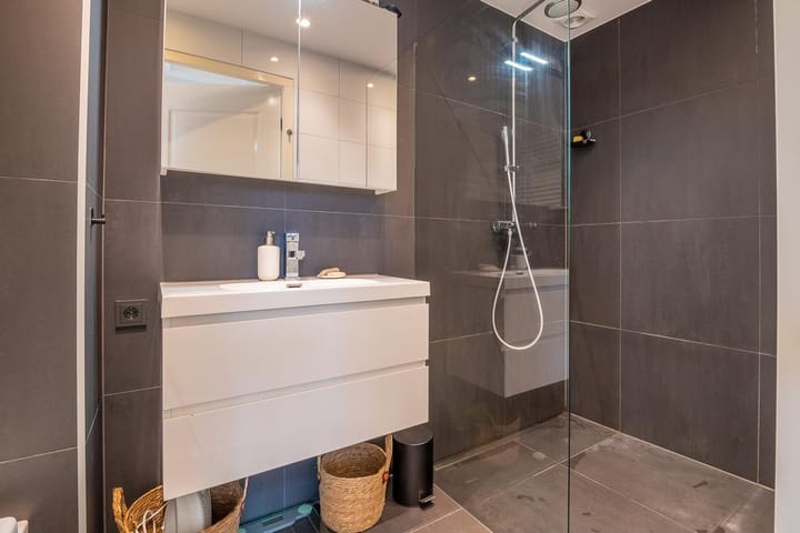 Photo 16 of Paulinastraat 88