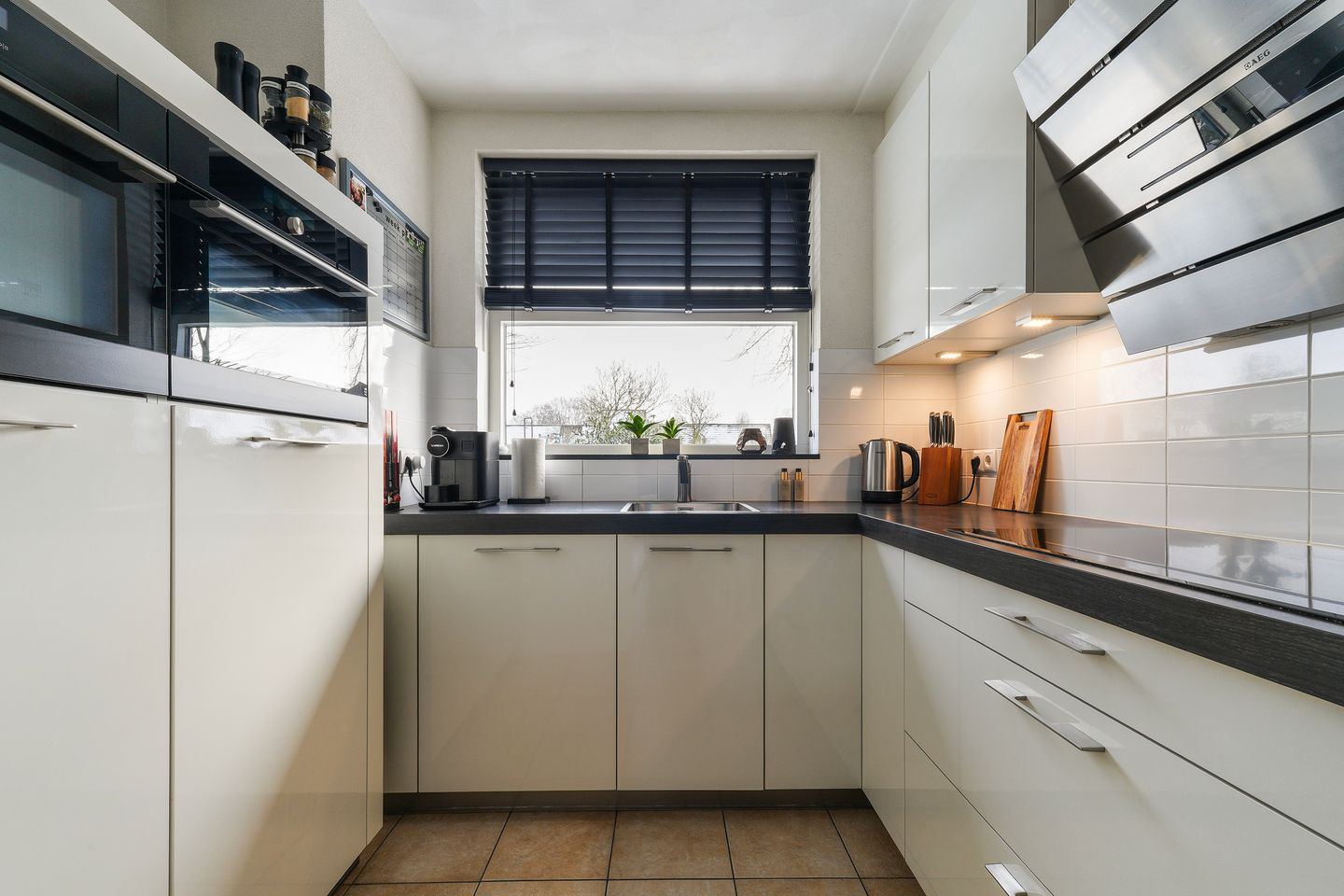 Foto 14 van van Herlaerstraat 43