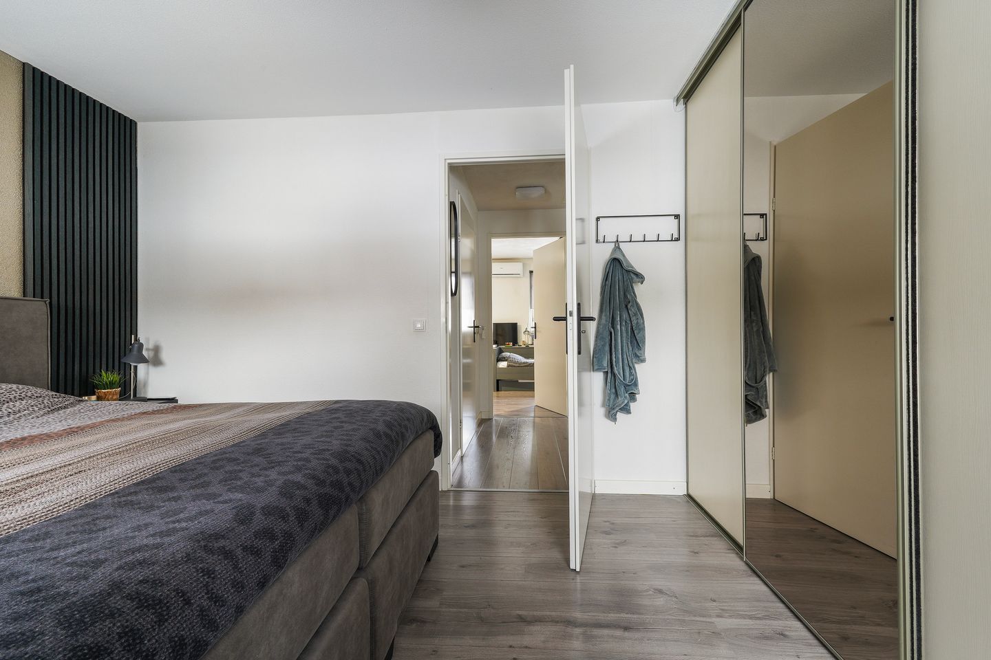 Foto 19 van van Herlaerstraat 43