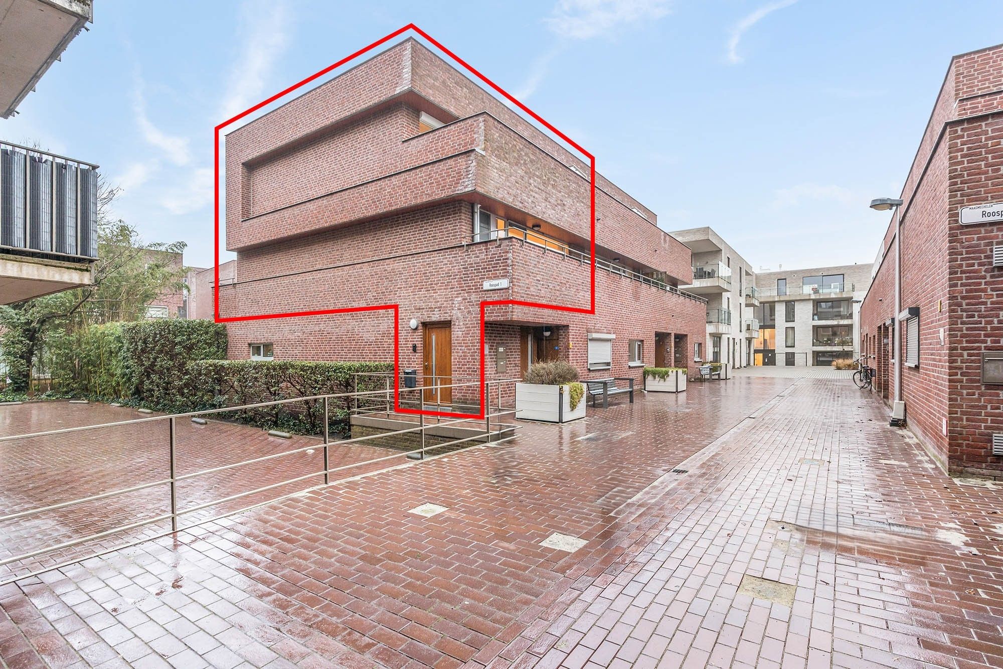 Buying a house in The Netherlands., Roospad 1/001