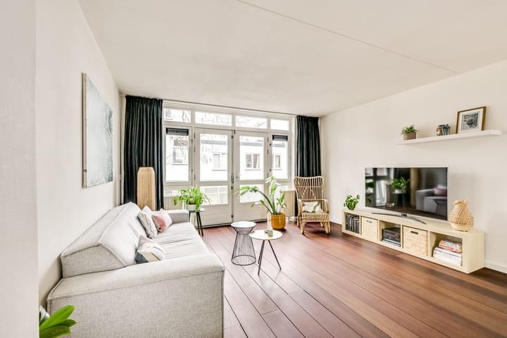 Foto 2 van Johannes Uitenbogaertstraat 32