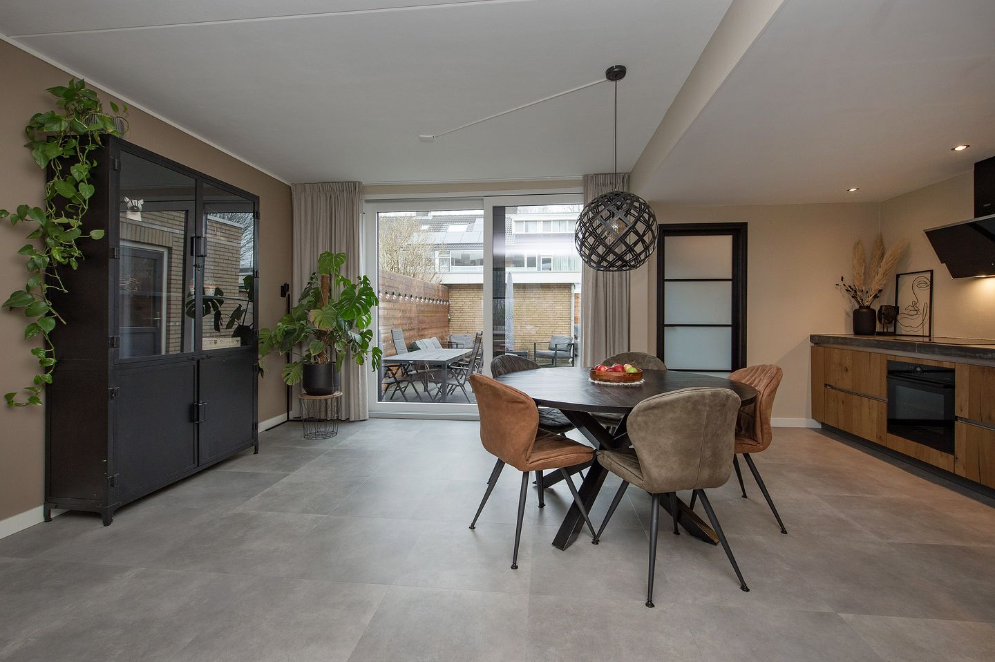 Photo 14 of Oderstraat 4