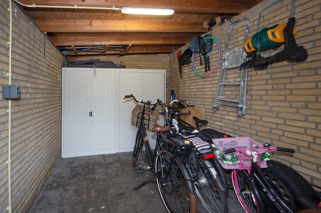 Photo 43 of Oderstraat 4