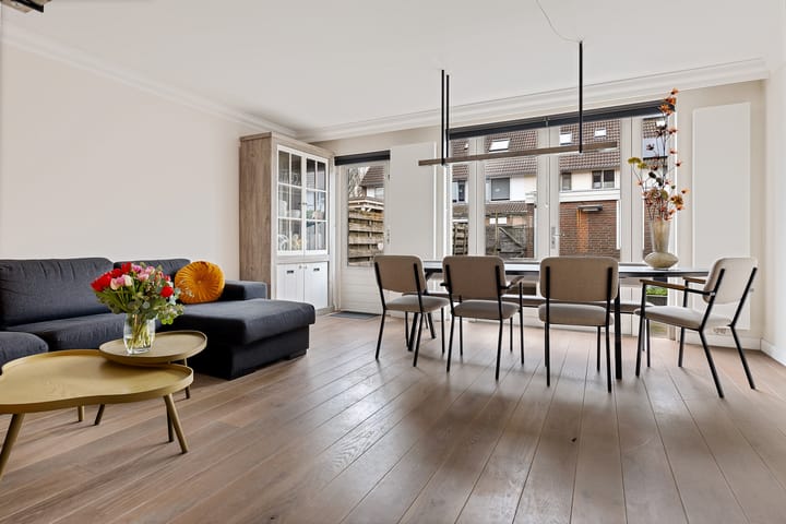 Foto 2 van Leeuwetand 77