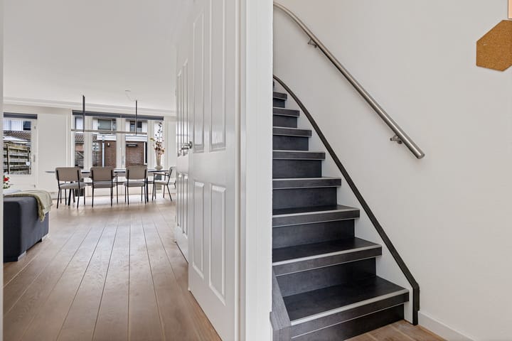 Foto 10 van Leeuwetand 77