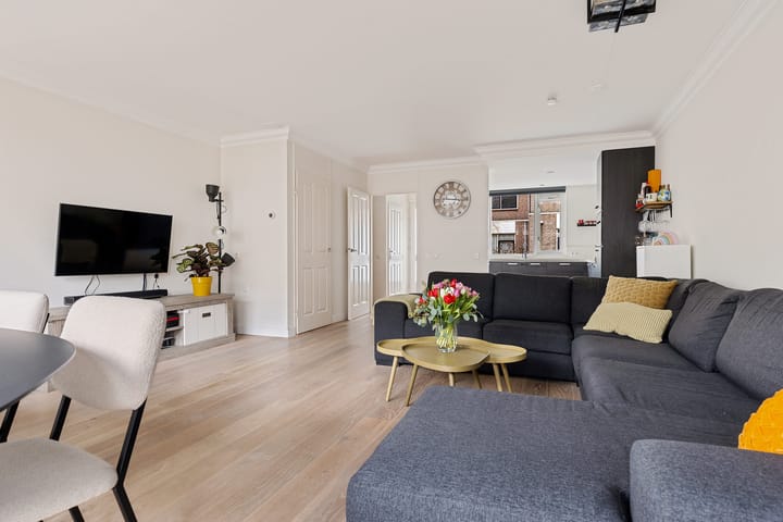 Foto 15 van Leeuwetand 77