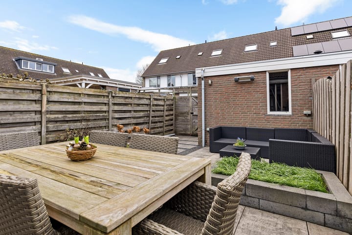 Foto 25 van Leeuwetand 77