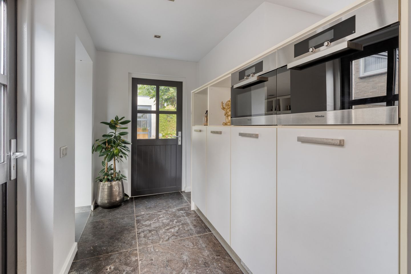 Photo 14 of Schepenstraat 2