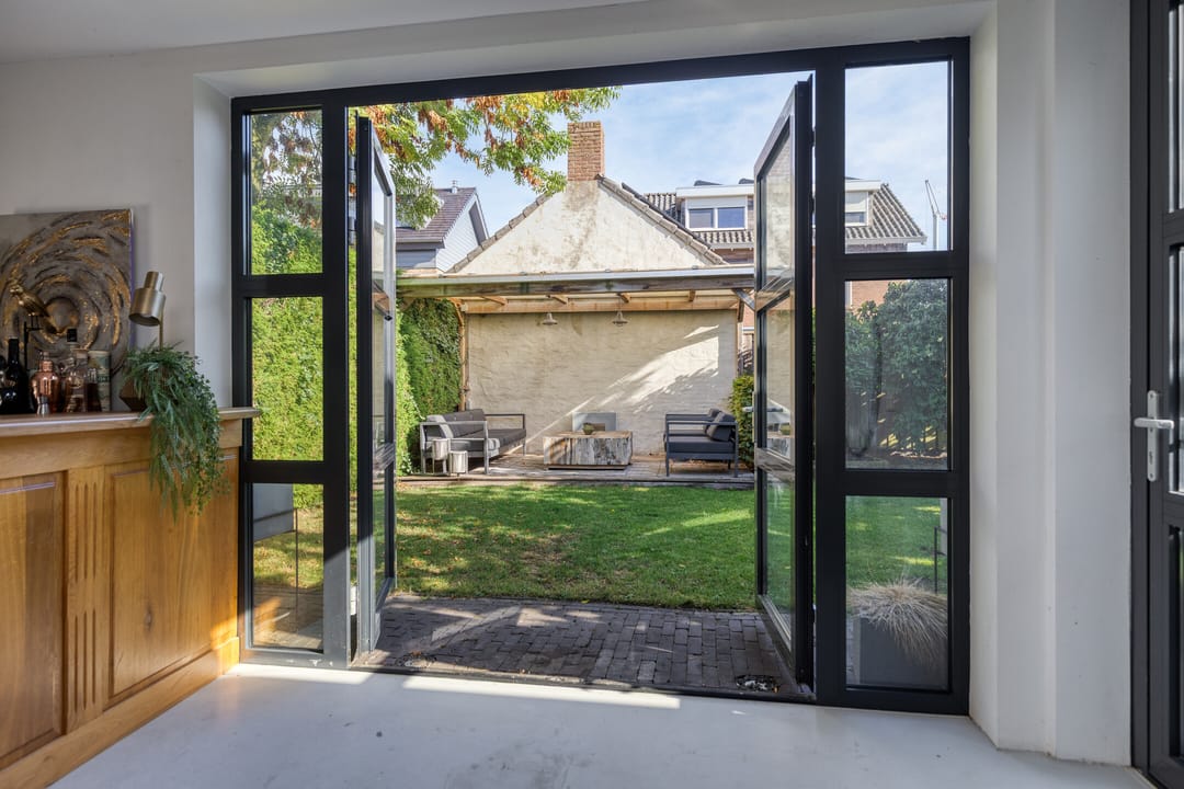 Photo 22 of Schepenstraat 2