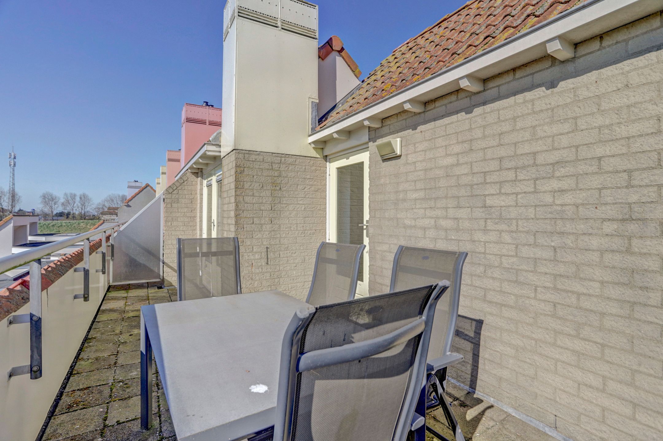 Photo 33 of Zaete 38