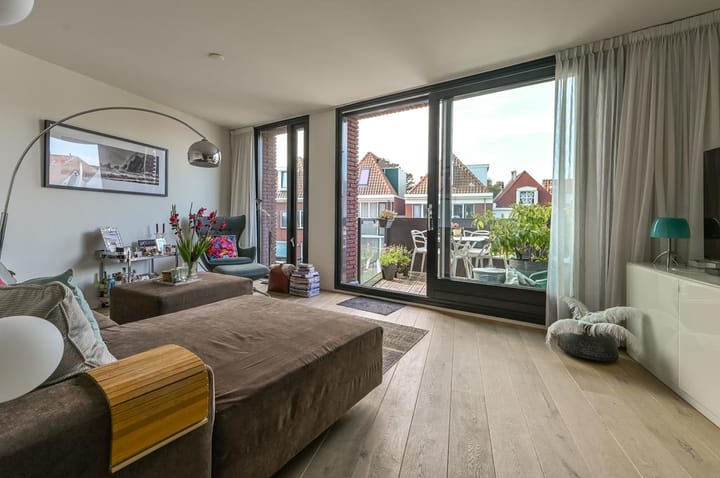 Photo 2 of Nassaulaan 17-C