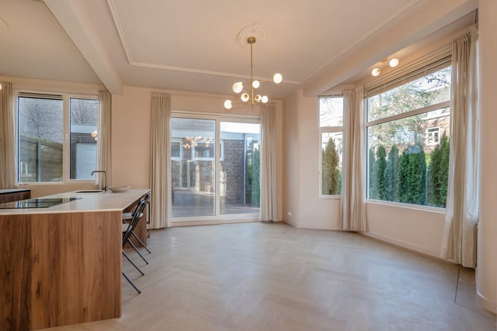 Photo 14 of Regentesselaan 95