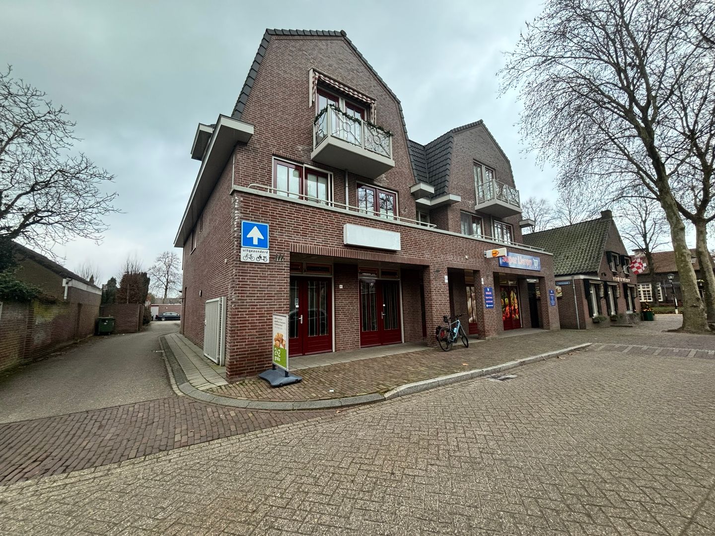 Bekijk foto 1 van Offermansstraat 4
