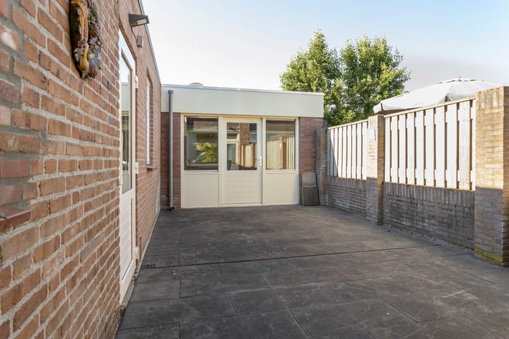 Photo 38 of Ussenstraat 13