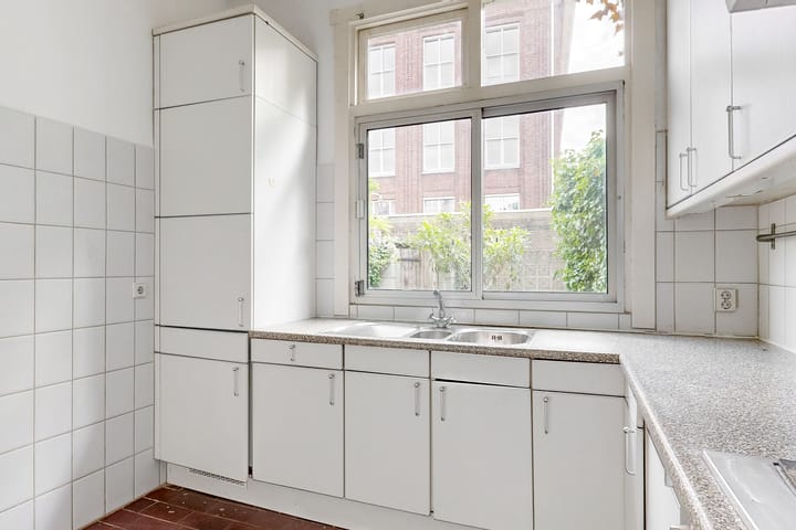 Foto 8 van Emantsstraat 6