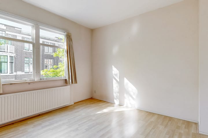 Foto 15 van Emantsstraat 6