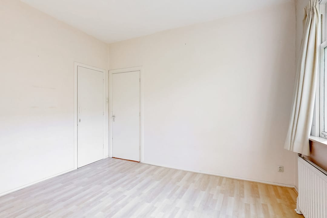 Photo 17 of Emantsstraat 6