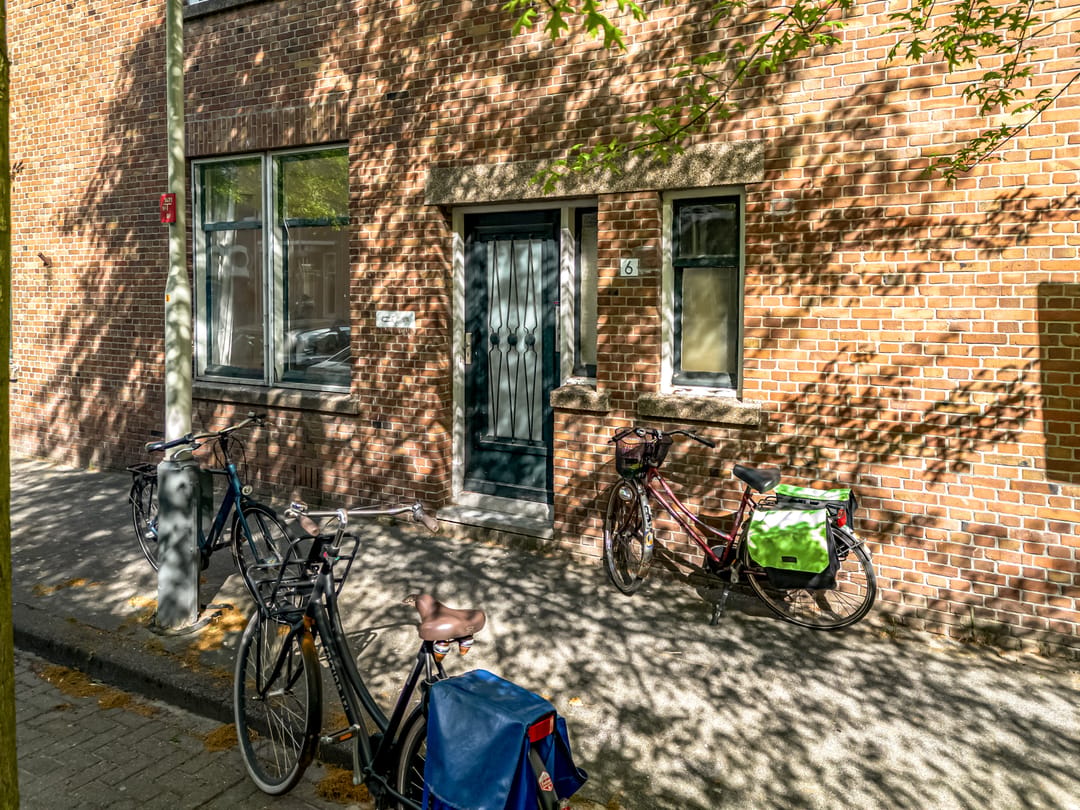 Photo 23 of Emantsstraat 6
