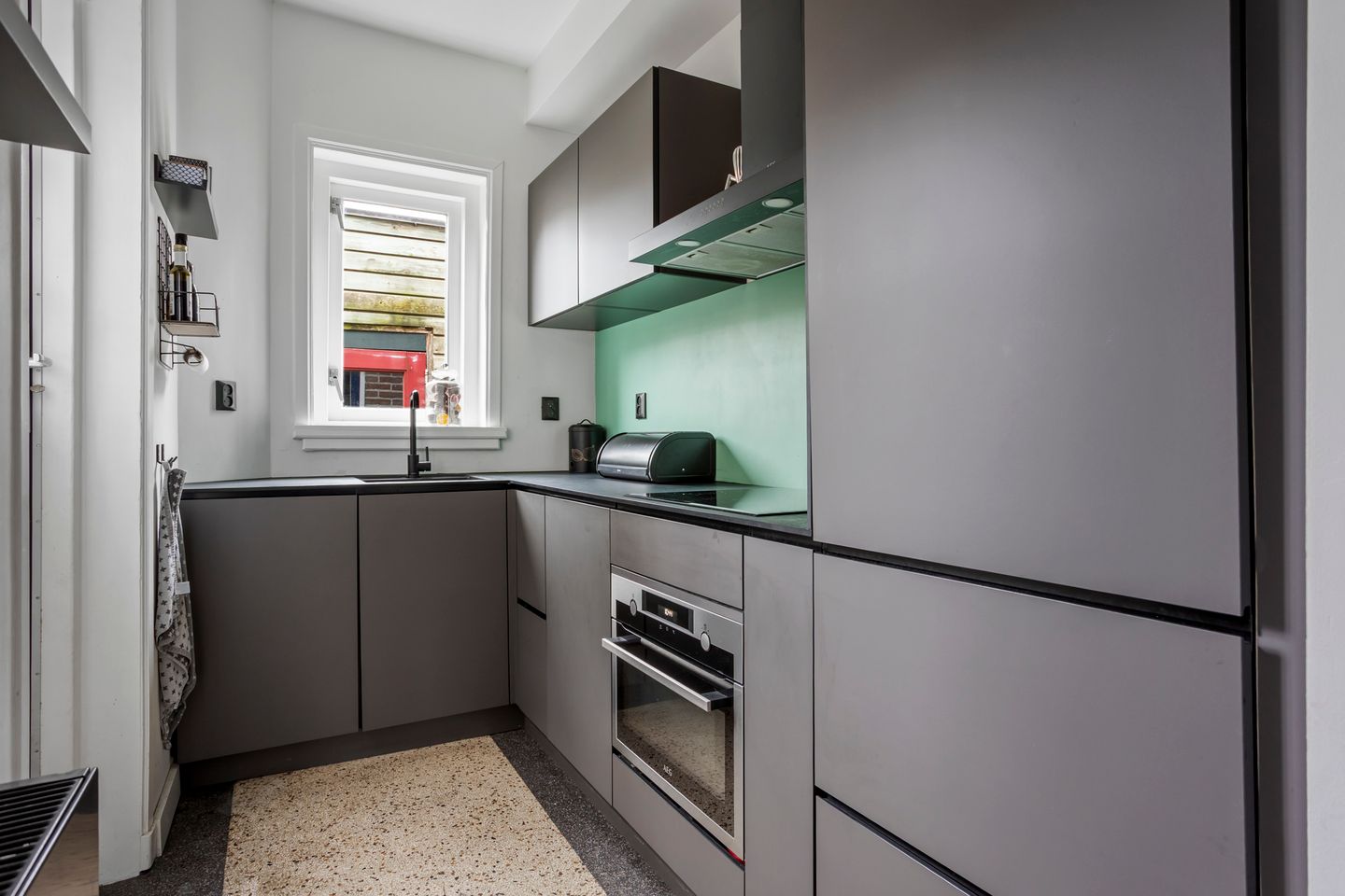 Photo 10 of Atjehstraat 91