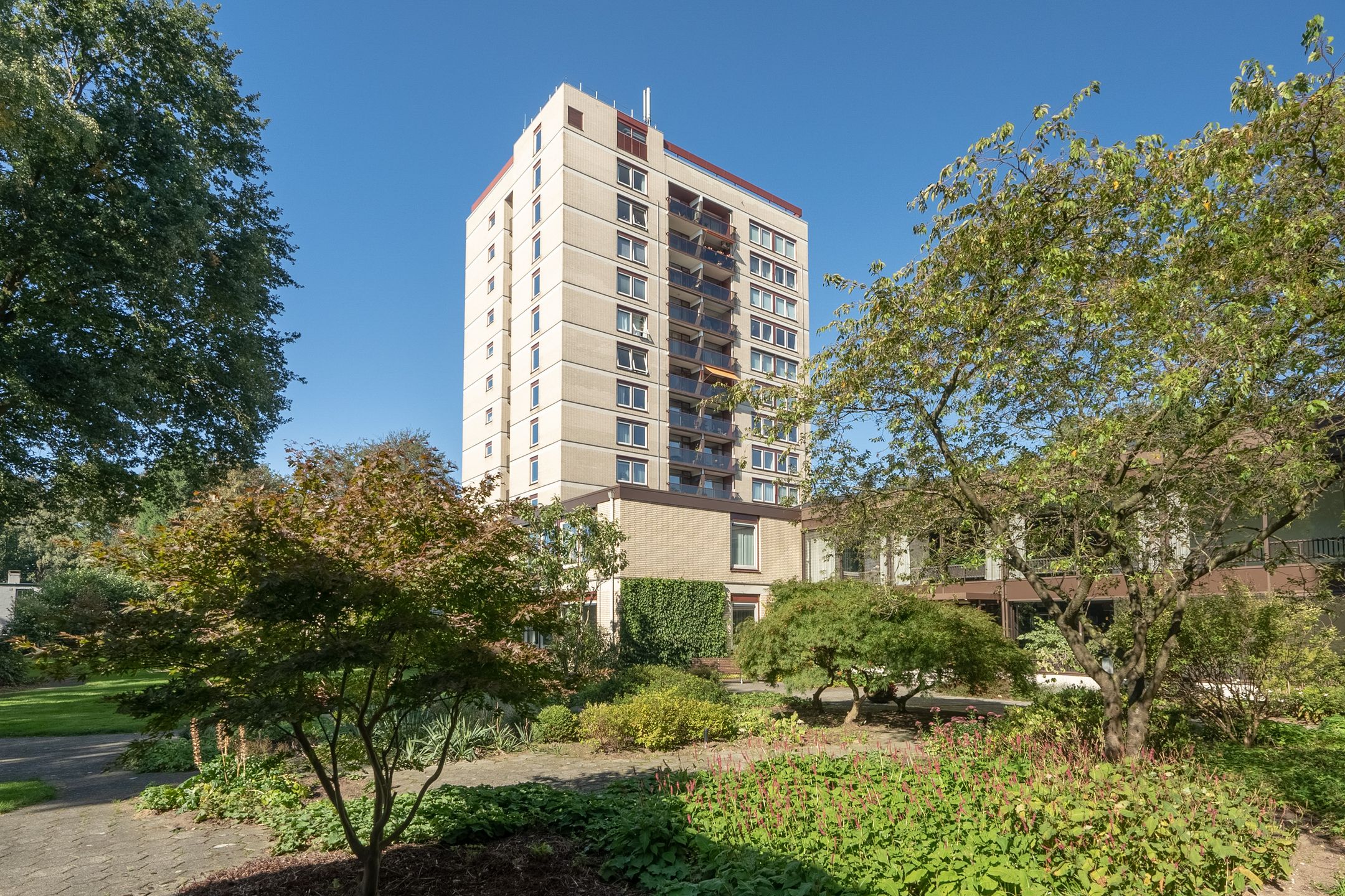 Buying a house in The Netherlands., Generaal Foulkesweg 161