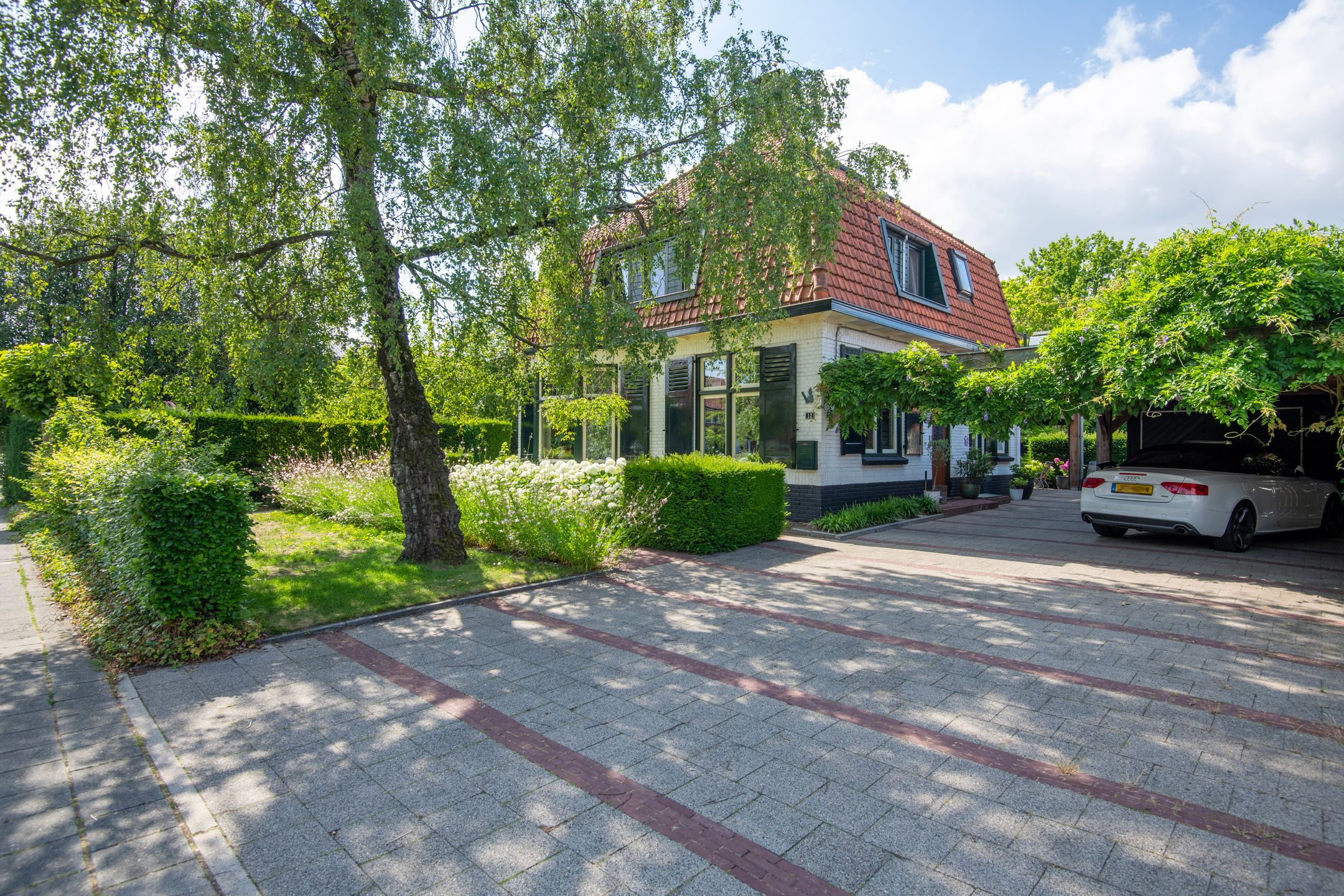Buying a house in The Netherlands., Koninginnelaan 12
