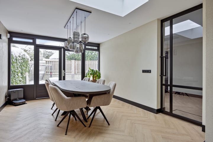 Photo 6 of Looakker 8