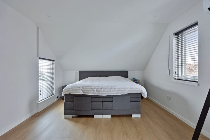 Photo 15 of Looakker 8