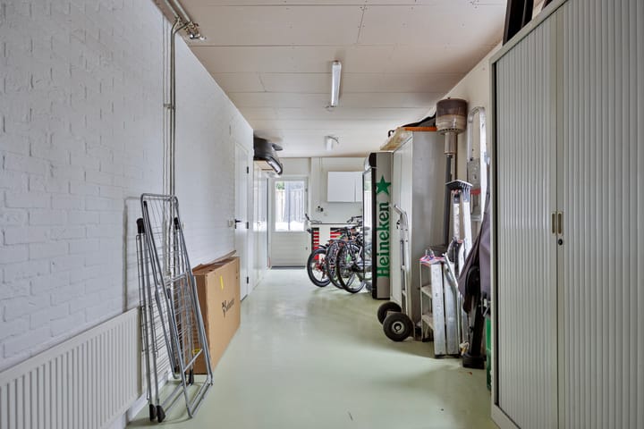 Photo 27 of Looakker 8