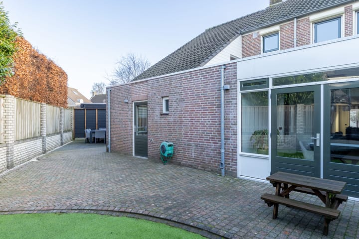 Photo 30 of Looakker 8