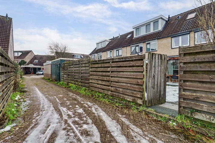 Foto 30 van Jan van der Benstraat 66