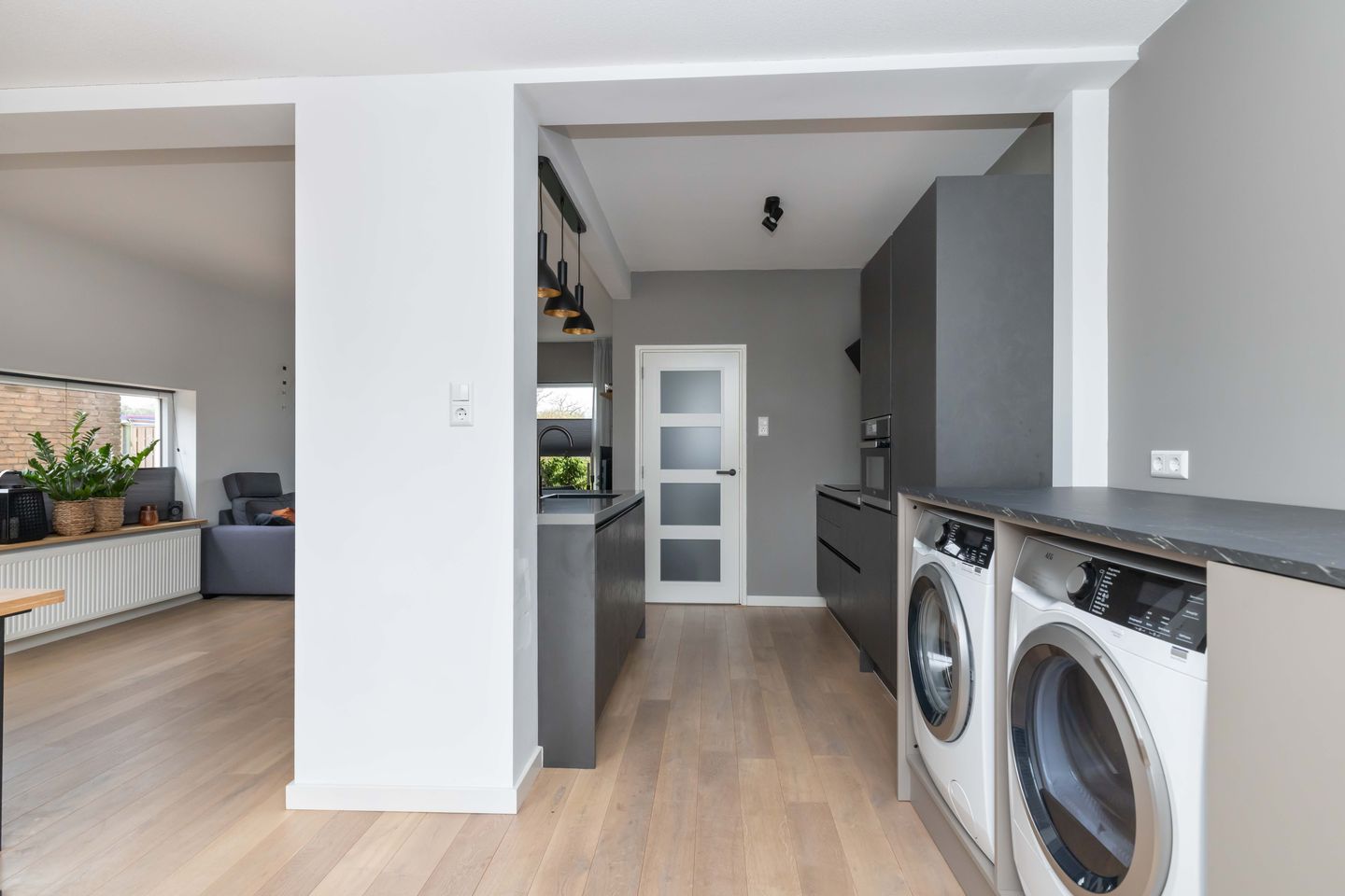 Photo 25 of Ruysdaelstraat 63