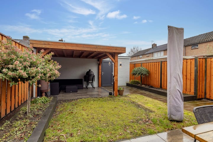 Foto 44 van Ruysdaelstraat 63