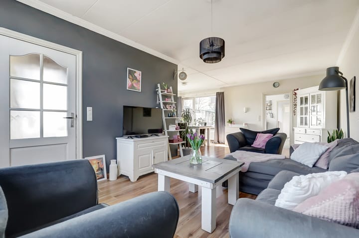 Photo 6 of Parallelweg SS 106