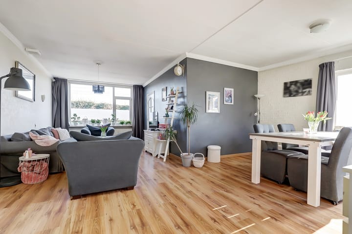 Photo 8 of Parallelweg SS 106