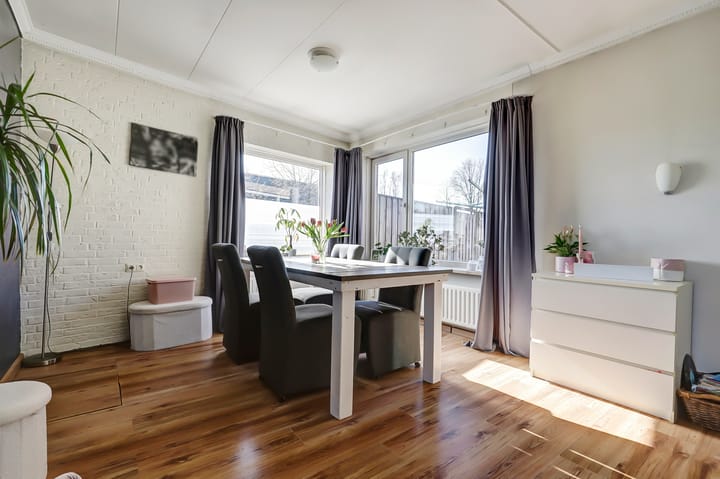 Photo 10 of Parallelweg SS 106