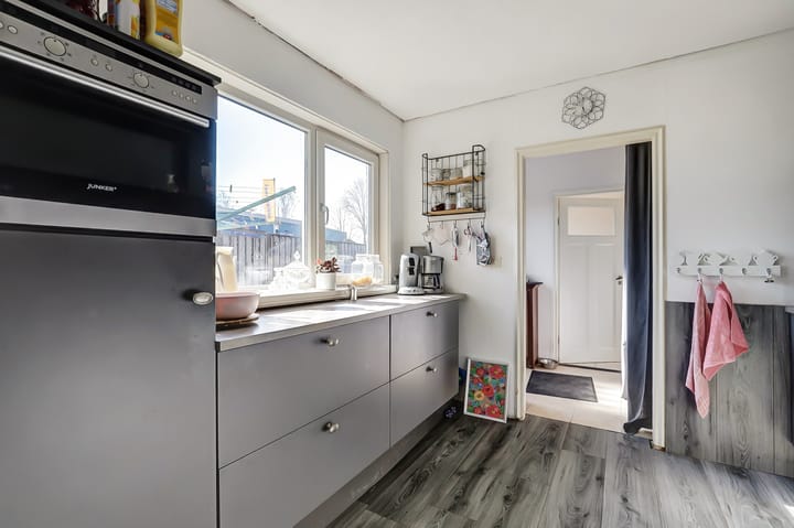 Photo 12 of Parallelweg SS 106