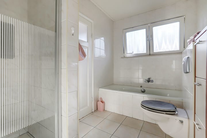 Photo 14 of Parallelweg SS 106