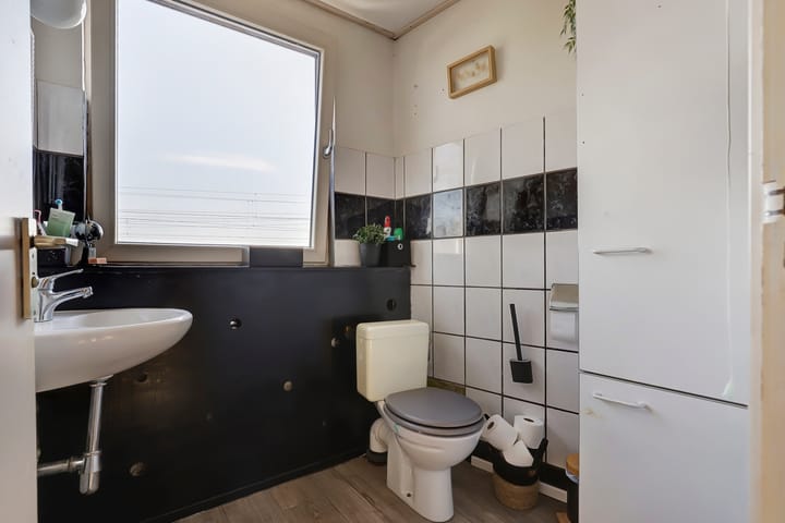 Photo 25 of Parallelweg SS 106