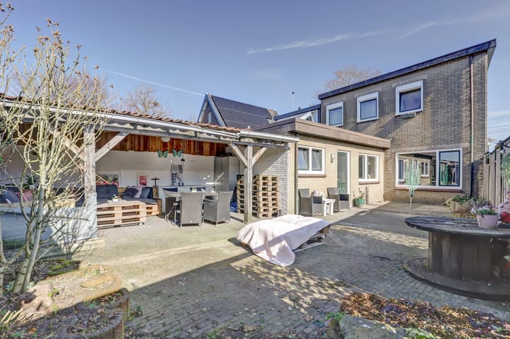 Photo 29 of Parallelweg SS 106