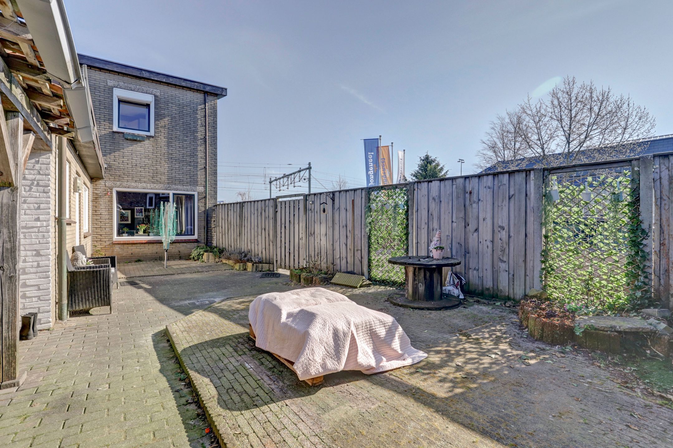 Foto 30 van Parallelweg SS 106