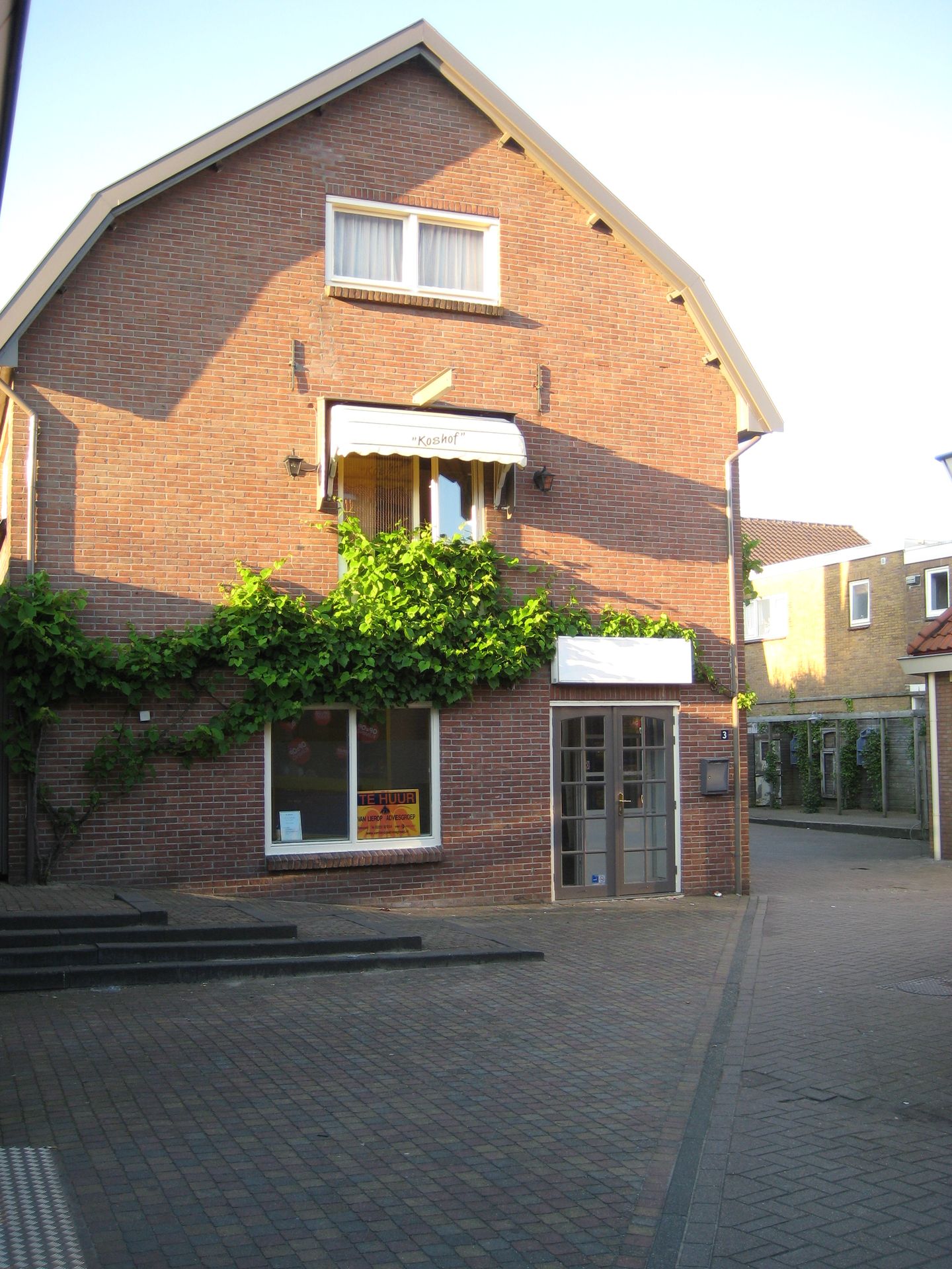 View photo 1 of Koshof 3