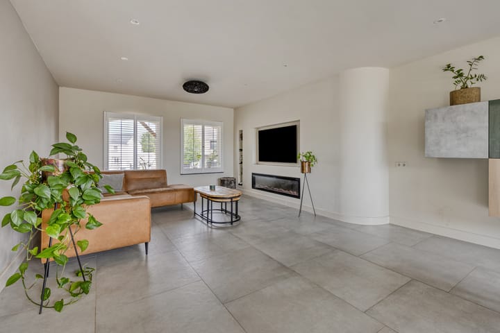 Photo 2 of Kaaistraat 27