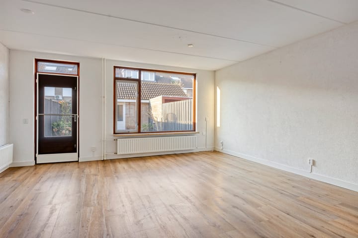 Photo 5 of Pearl Buck-erf 122