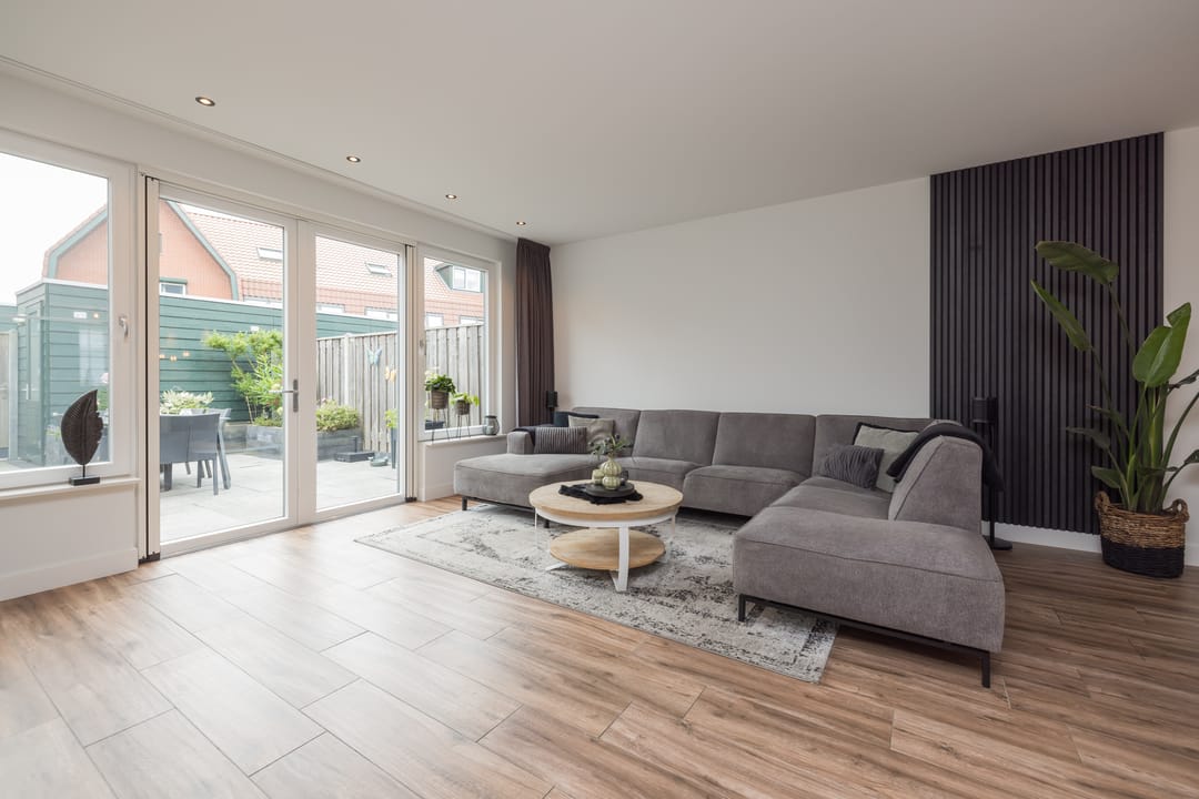 Photo 11 of Burgemeester van Niekerklaan 70