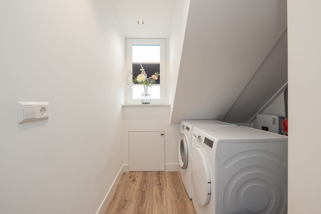 Photo 37 of Burgemeester van Niekerklaan 70