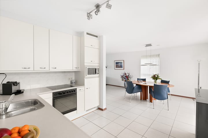 Photo 17 of Rosenburglaan 231