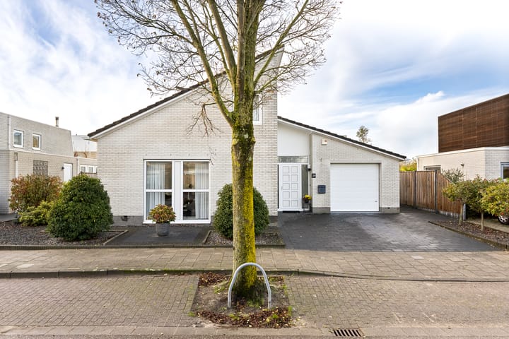 Photo 38 of Rosenburglaan 231